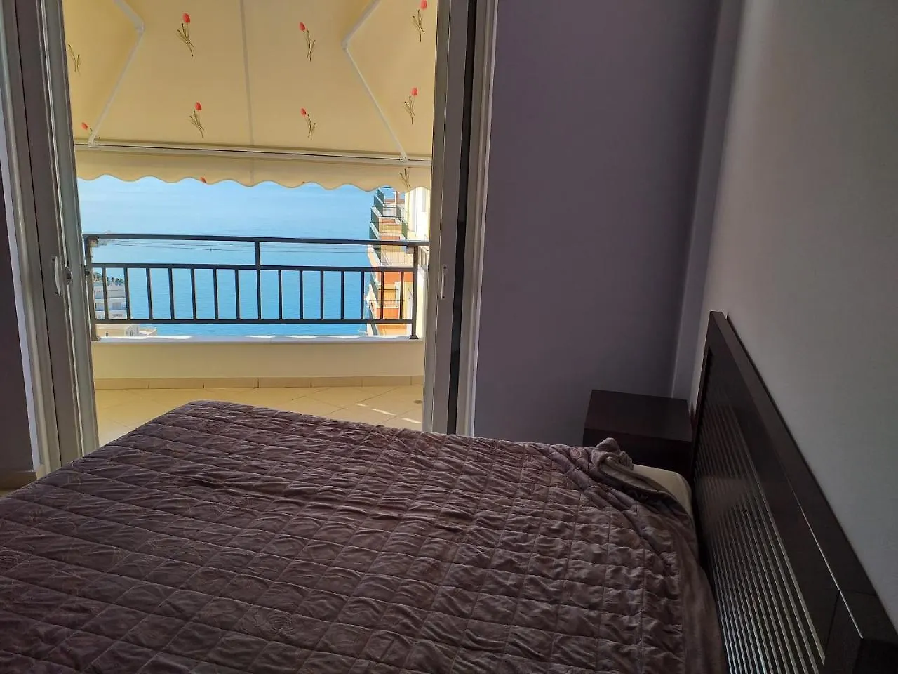 Sunny&Seaview Apartment ساراندا ألبانيا